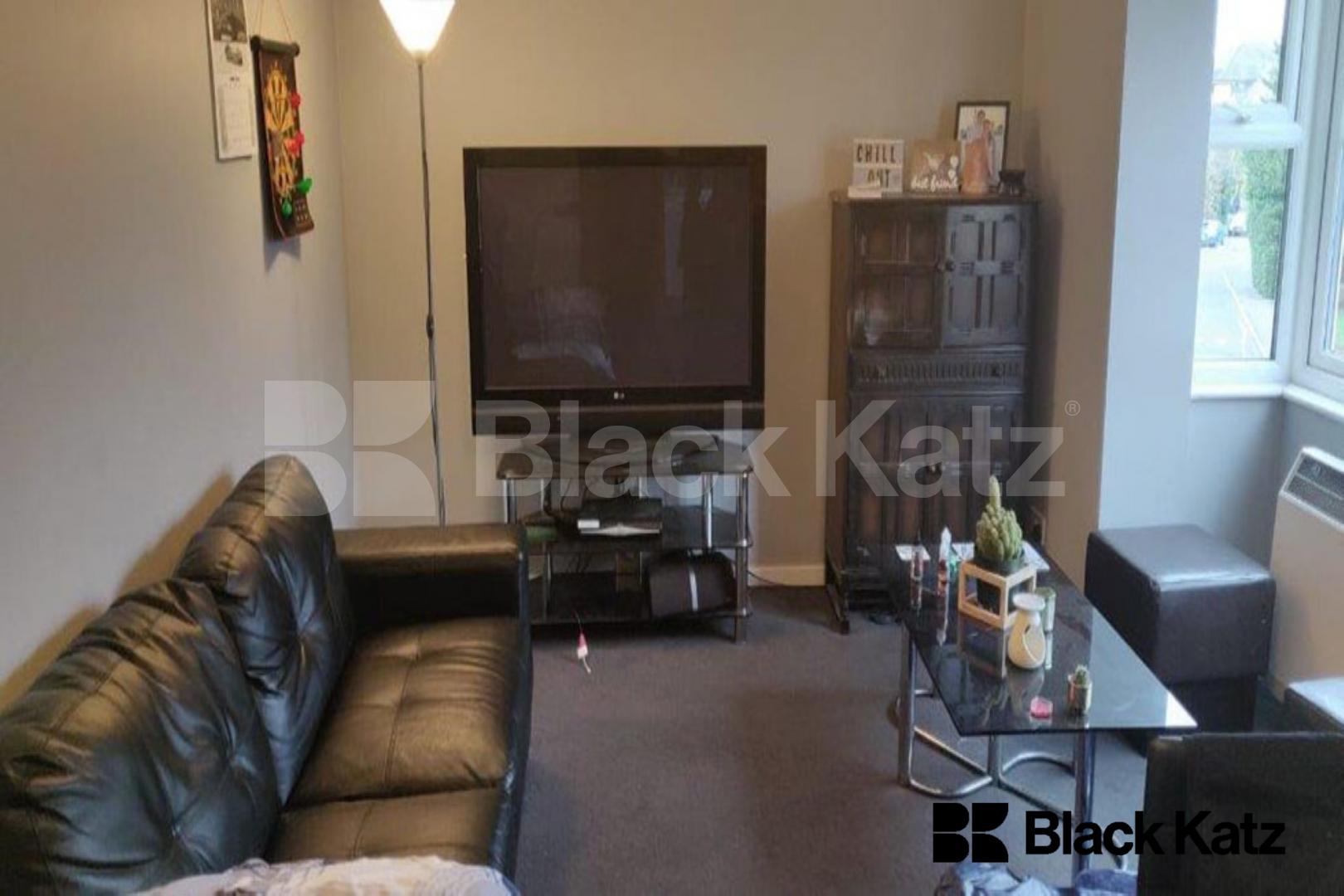  Bright & Airy With Neutral Decor Throughout Blake Court Stubbs Drive, Bermondsey